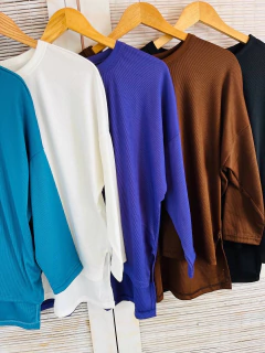 Remera mangas largas morley con tajos oversize (T. Aprox: M/L) - comprar online