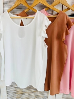 Musculosa fibrana lisa con volados TALLE ESPECIAL - comprar online