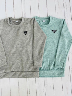 Remera cuello redondo lanilla niño