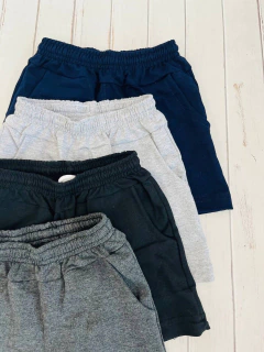 Short colegial con bolsillo
