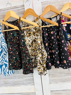 Musculosa fibrana cuello alto con botón (T. Aprox: M) - comprar online
