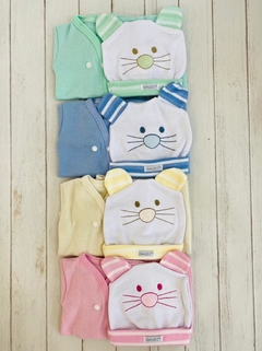 Conjunto bebé 3 piezas algodón gatito (presentación en caja)