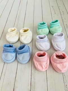 (DOCENA) Escarpines de algodón bebe estampados