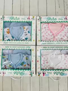 Conjunto 4 piezas bebé (chalequito + batita + ranita + gorrito)