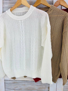 Sweater a la cinturas con trenzas y labrado (T. Aprox: M/L)