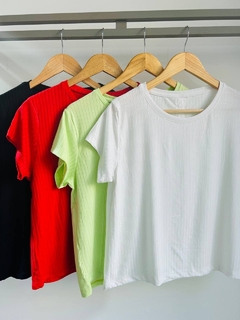 Remera dama con botones en espalda (T. Aprox: M/L)