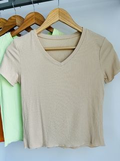 Top canelon fino rulete cuello v (T. Aprox M) - comprar online
