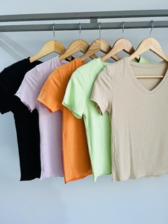 Top canelon fino rulete cuello v (T. Aprox M)