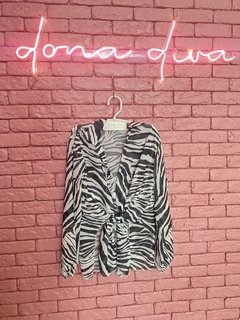 Camisa/saída tule com amarração mangas zebra na internet