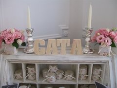 Armado y Decoración de Mesa de Souvenirs o Mensajes en internet