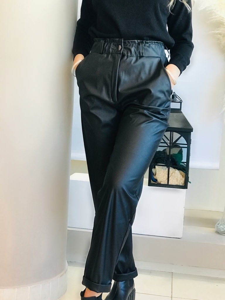 Pantalón eco cuero
