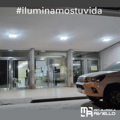 P500/6 - Plafón Vidrio Cuadrado Para 6 Luces Led O Bc Único!! - Metalúrgica Riviello