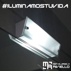 Imagen de PB400 - Plafón De 2 Luces Para Pared Con 2 Vidrios Ideal Para Baño!!