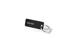 SEND NUDE / LLAVERO PLACA