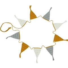 Varal decorativo bandeirinha mostarda