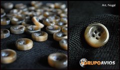 Boton de poliester med 24 ( 15 mm ) ( Art Nogal ) color MARRON x 144 unidades