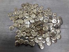 Boton de metal med 18 ( 11 mm ) ( art 12-3742 ) color DORADO x 144 unidades