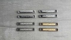chapita con logo - Medida 25 x 4 mm ( Art 3854 ) x 1000 unidades - SISTEMA LASER