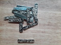 chapita con logo - Medida 30 x 6 mm x 1000 unidades - tienda online