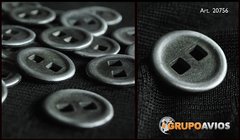 Boton de metal med 24 ( 15 mm ) ( Art 20756 ) color PLATA VIEJA x 72 unidades - CON 2 AGUJEROS CUADRADOS