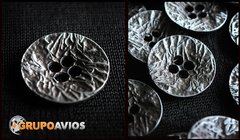 Boton de metal med 44 ( 28 mm ) ( Art 20787 ) x 24 unidades - color PLATA VIEJA - CON 4 AGUJEROS