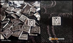 chapita con logo - Medida 12 mm de diametro x 1000 unidades - tienda online