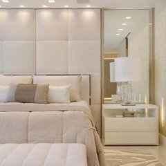Respaldo de cama con bordes de plata a medida 16