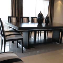 Mesa de comedor de madera laqueada a medida 33