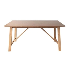 Mesa de comedor realizada en madera 52