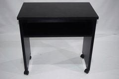 Mesa auxiliar con ruedas