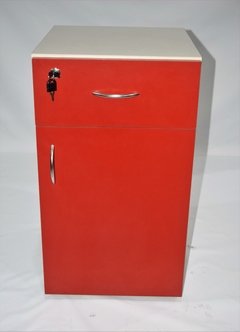 Mueble con cajón y puerta