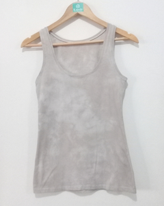 Musculosa Sumi, teñida con Tintes Naturales