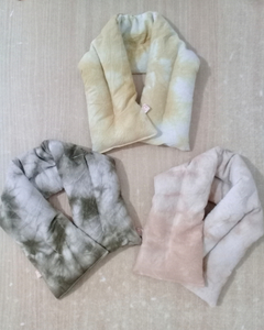 Almohadilla térmica teñida con tintes naturales con semillas y Lavanda ideal para Cervical de