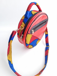 Bolsa Redonda Afra Isis_ Vermelho_Tecido Africano_Out/Inv 2022 - loja online