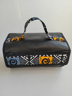 Necessaire Big Multifuncional Afra Aotepe II_Preto_Tecido Africano_Out/Inv 2022 na internet