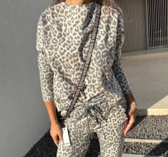 Buzo Doja Leopardo en internet