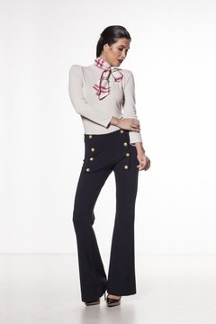 Calça flare em microgorgurinho