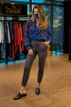 Calça jogger em suede na internet