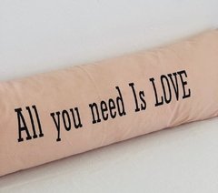 ALMOHADON TUSOR ALL YOU NEED IS LOVE XXL en internet