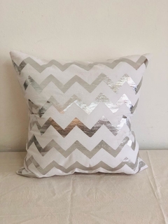 ALMOHADON TUSOR ZIG ZAG BRILLOSO