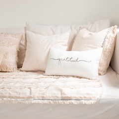 PIE DE CAMA CON FLECOS Y LENTEJUELAS