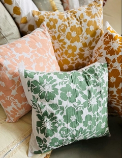 ALMOHADON FLOR MARGARITA - comprar online