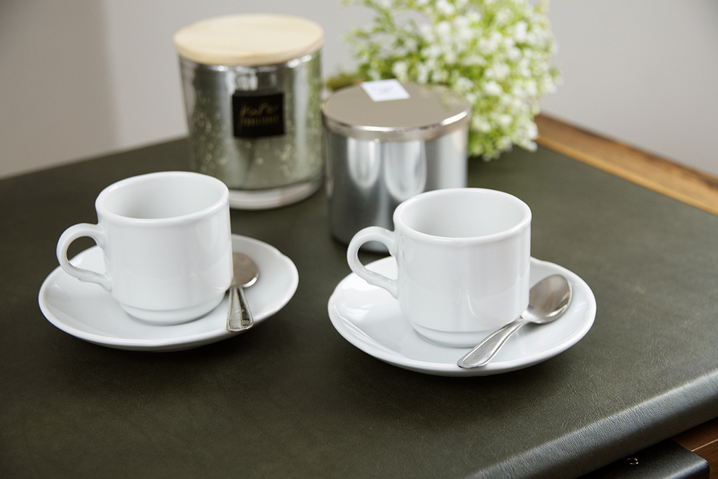 SET X 6 TAZAS DE CAFE DE PORCELANA CON PLATO