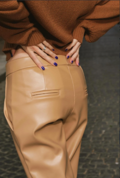 PANTALÓN FIDEL CUERO - CAMEL - Chunchon