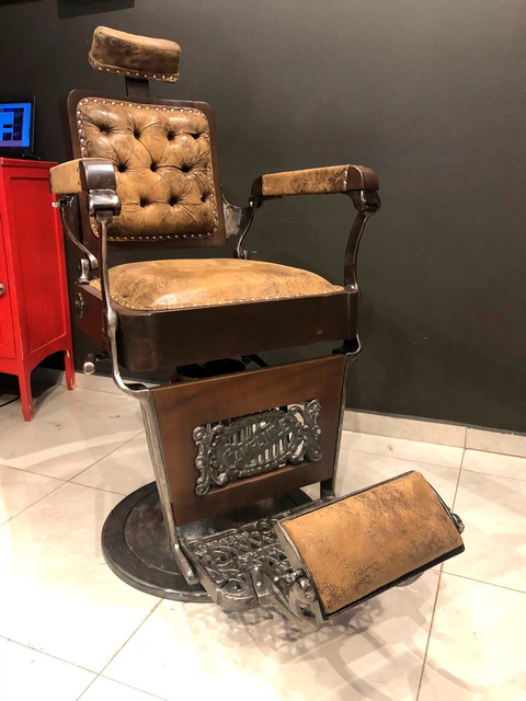 Cadeira de Barbeiro Hidráulica de 1920 Hoken - Sanremo Magazine