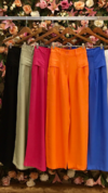 Calça pantalona com forro