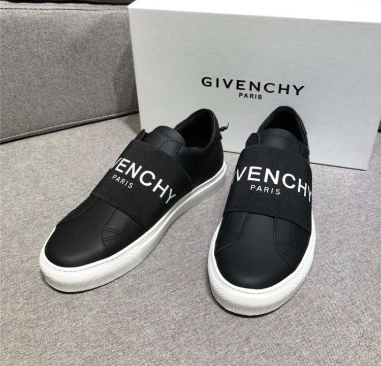 Tênis Givenchy - Buy in CHIC BOUTIQUE