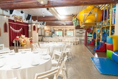EXCELENTE SALON DE FIESTAS – SEMINUEVAS INSTALACIONES - REMATE GASTRONÓMICO EL MARTES 16/3/2021 - comprar online
