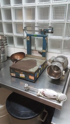 EXCELENTE HELADERIA CON ELABORACION REMATE GASTRONOMICO EL JUEVES 12/9/2019 - comprar online
