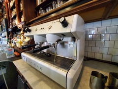 RESTAURANTE – COFFEE & BEER – EXCELENTES INSTALACIONES - REMATE EL MARTES 30/5/23